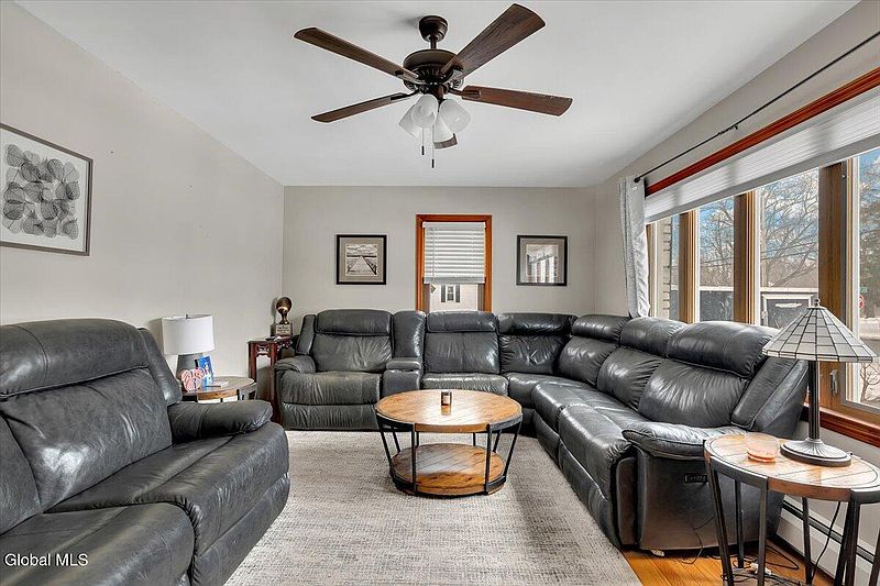 3rd image of 226 Consaul Road