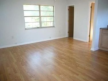 4th image of 1205 1/2 Crosby St
