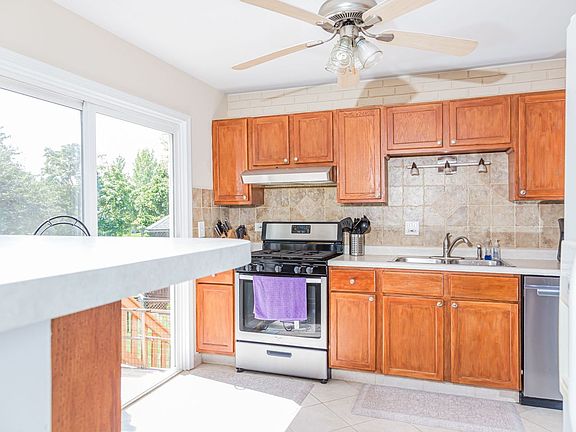 2nd image of 248 Hood Ct