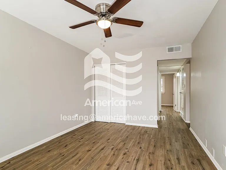 841264_003_living_room_14321041.jpg