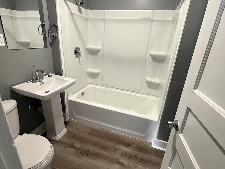 275 Walnut St #3 — Photo 6
