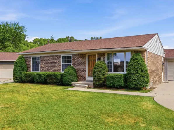 15637 Cox St, Clinton Township, MI 48038