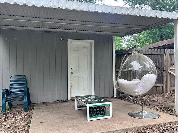 5th image of 444 Stevens Ln