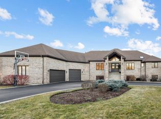 14N682 Timber Ridge Dr, Elgin, IL 60124