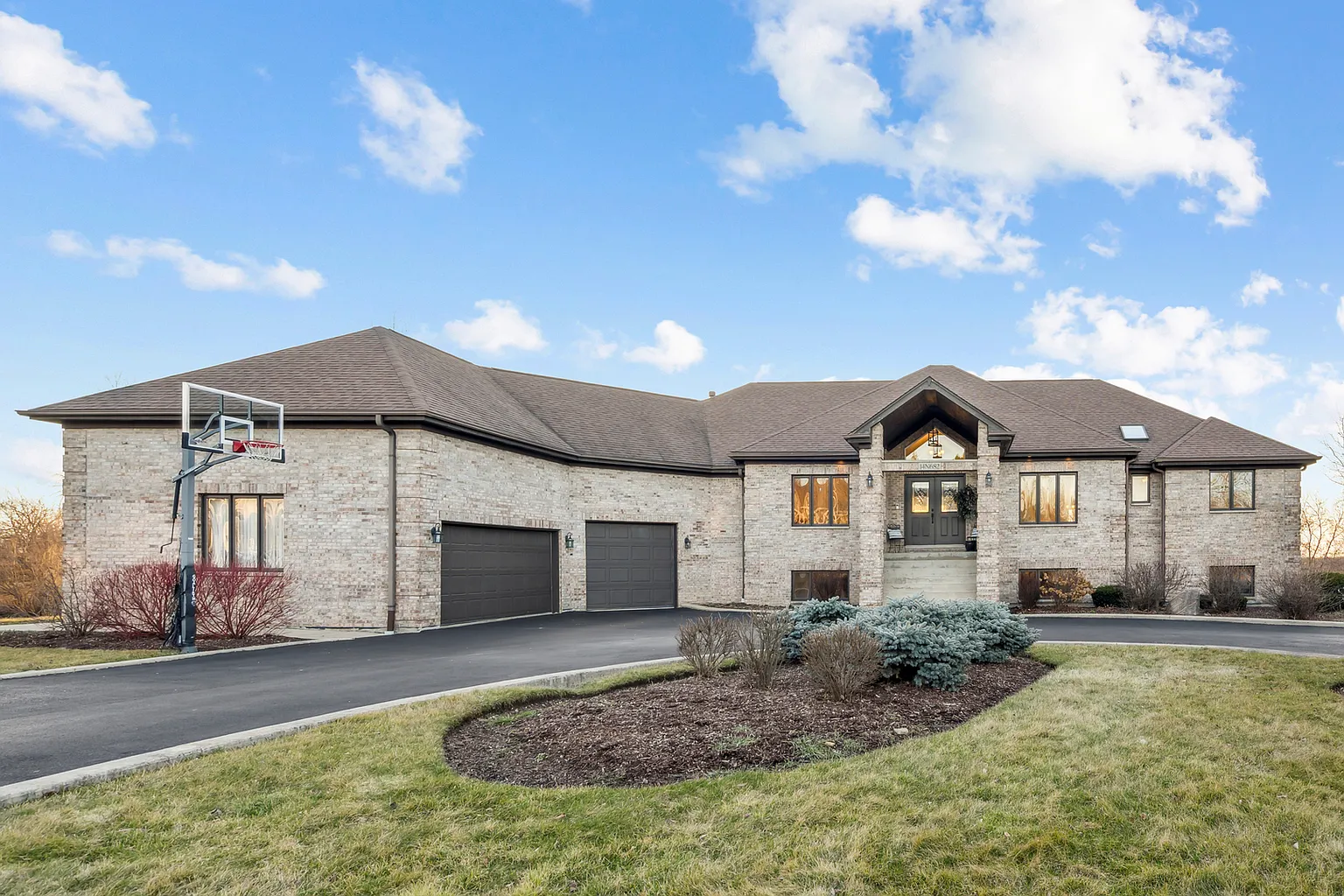 14N682 Timber Ridge Dr photo 1