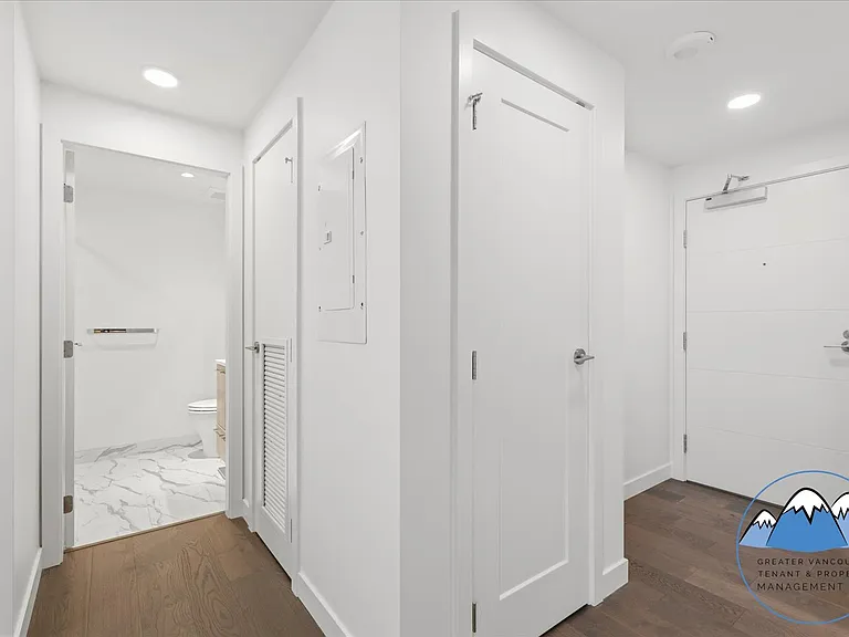 8160 McMyn Way — Photo 15