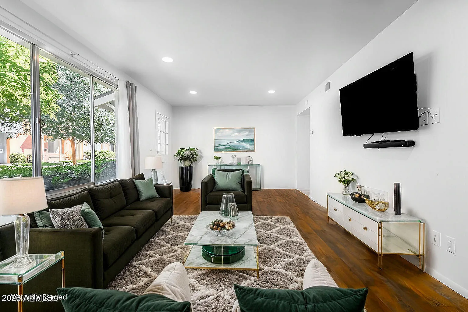 3 bed, 1.5 bath, 1408 sqft, $1,900 — Photo 1