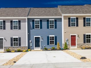 47 Orchard Green Dr, Charles Town, WV 25414
