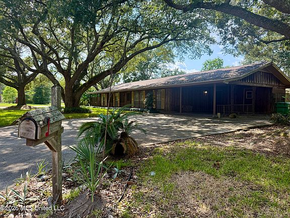2nd image of 12800 Cambridge Blvd