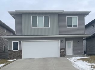 2733 12th St W, West Fargo, ND