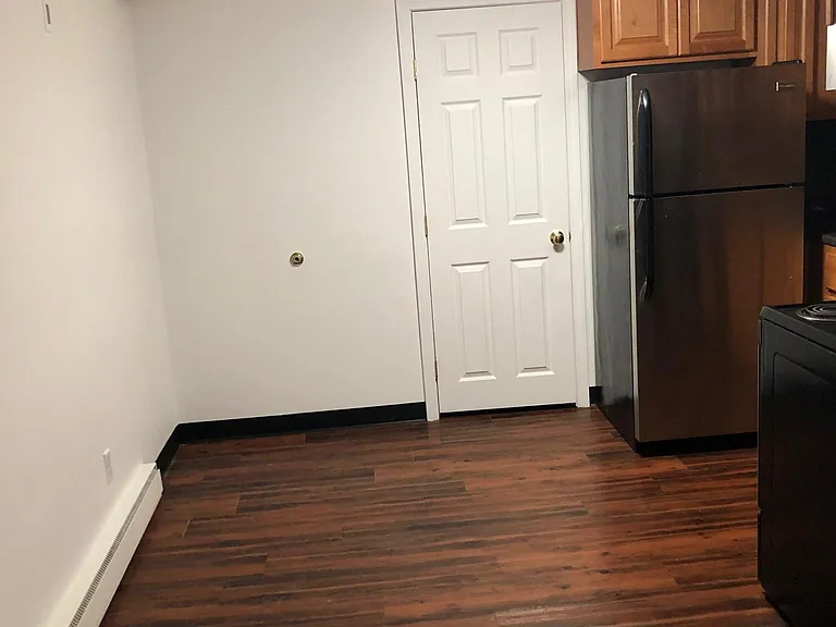 Evergreen Apartments — Photo 6