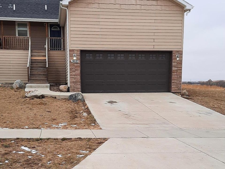 Fantastic endcap, two-story townhome with four bedrooms and four and a half bathrooms is a must see!