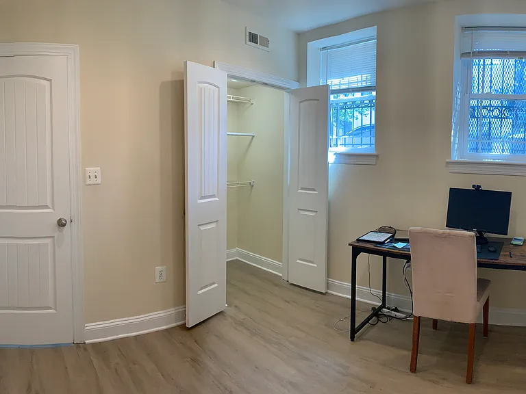 660 Morton Pl NE #1 — Photo 4