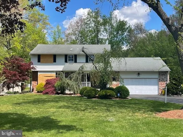 14 Orourke Dr, Robbinsville, NJ 08691