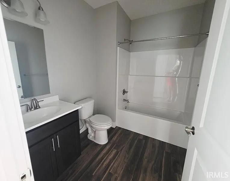 2 bed, 2.0 bath, 1095 sqft, $1,450 — Photo 2