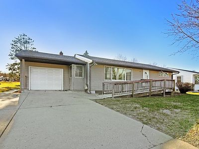 910 Ash St S, Sauk Centre, MN, 56378