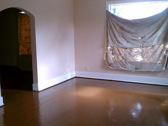 5th image of 2654 Lowell Ave