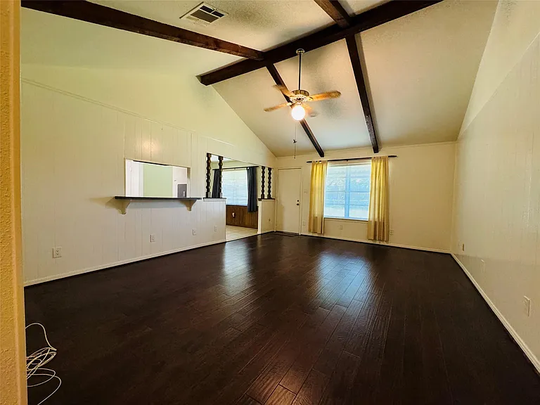 7622 Woodsman Trl — Photo 4