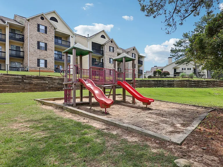 Gwinnett Square — Photo 48