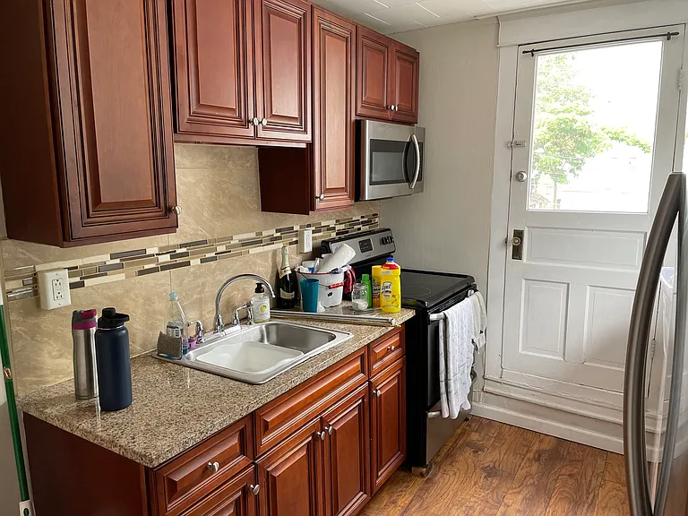 710 Dellwood St #2 — Photo 17