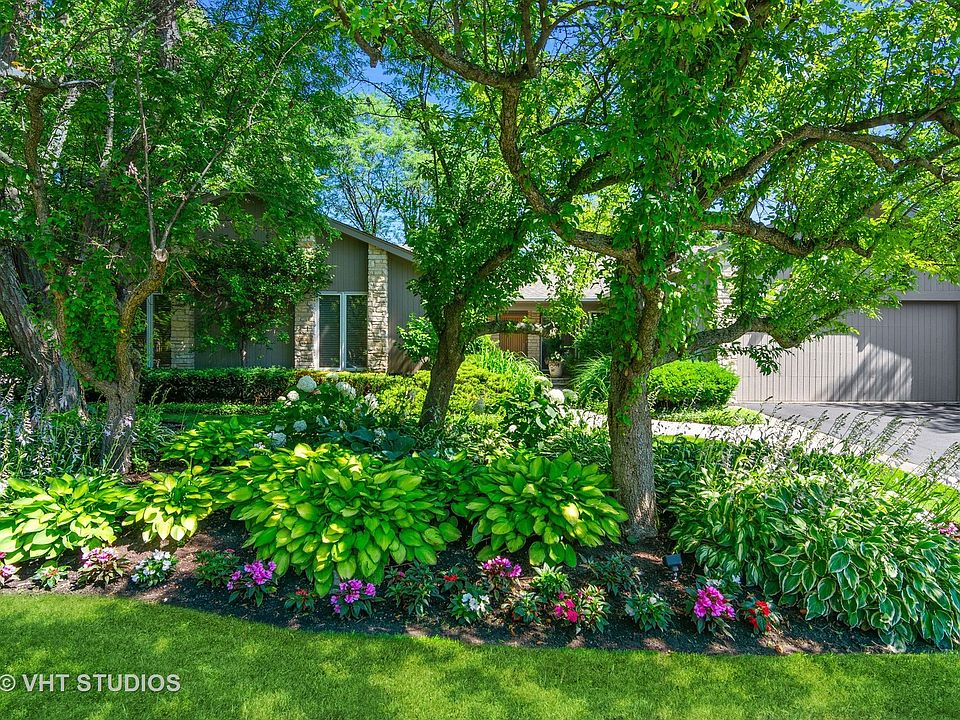 1st image of 2826 Woodmere Dr