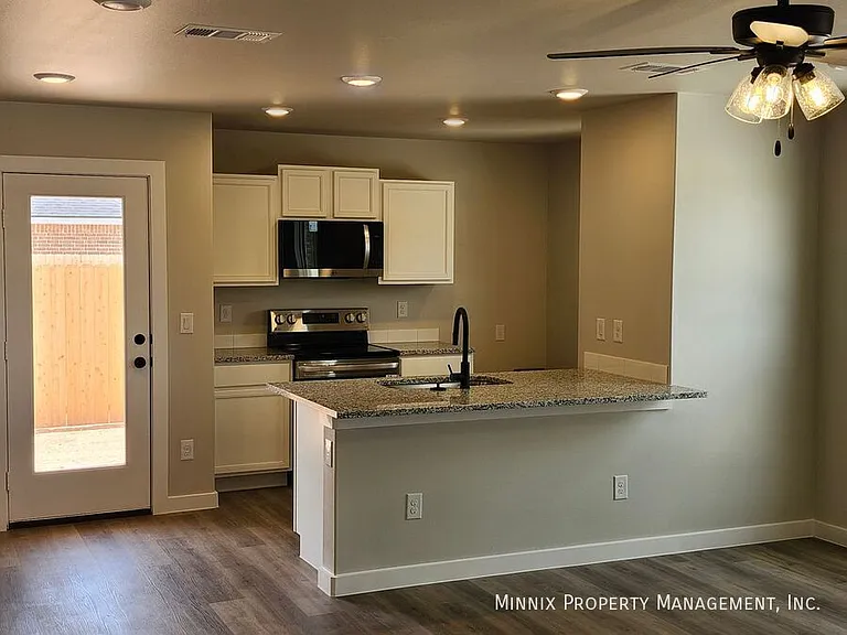 14502 Paris Ave — Photo 2