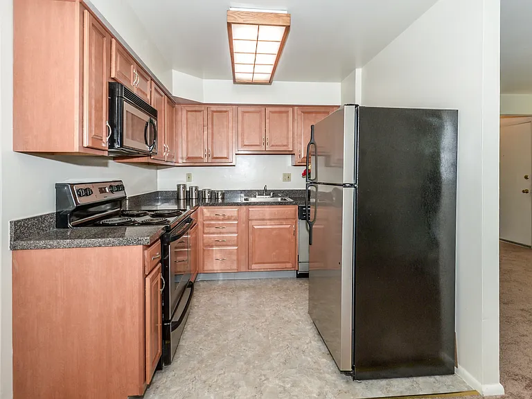 Sanbrook Apartments — Photo 12
