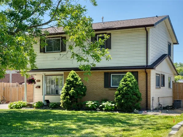90 Major Blvd, Lasalle, ON N9J 1C7