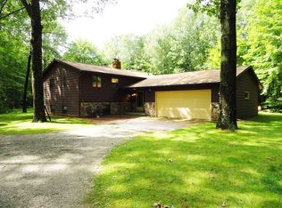 4077 Saint Francis Park Dr, Green Bay, WI 54313