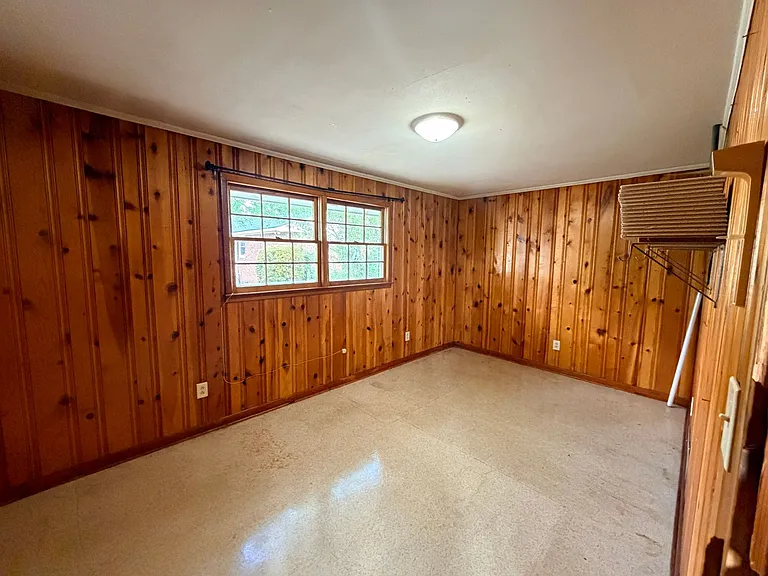 1002 W Alden Ave — Photo 32