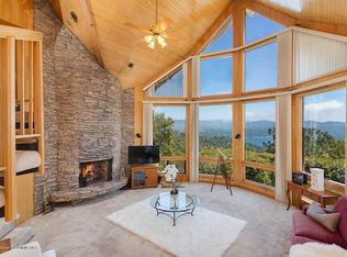 27418 Matterhorn Dr, Lake Arrowhead, CA 92352