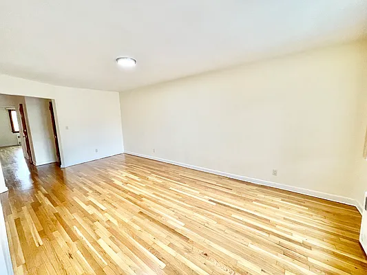 Rented by Amorelli Realty | media 2