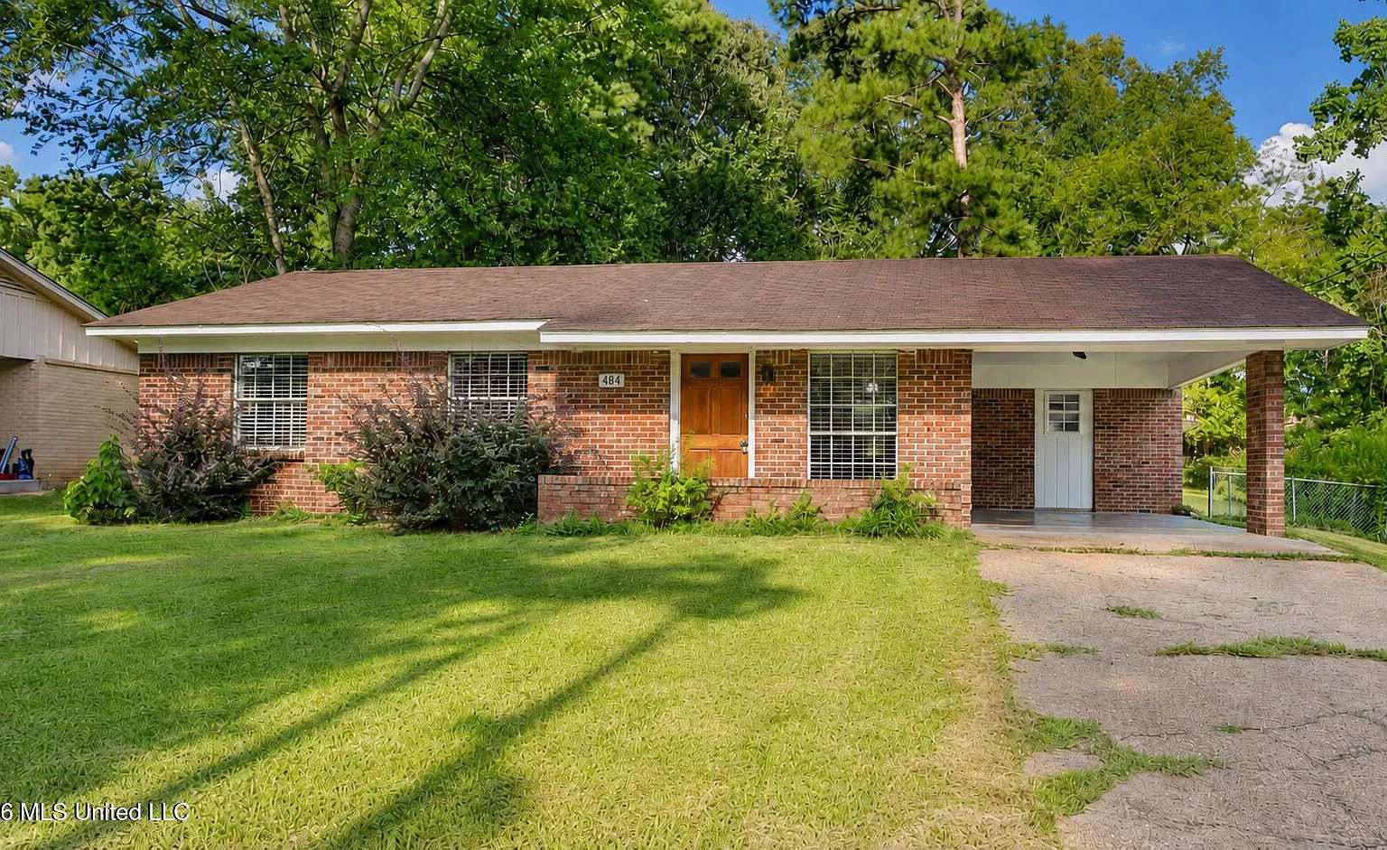 3 bed, 1.0 bath, 1107 sqft, $1,600 — Photo 1