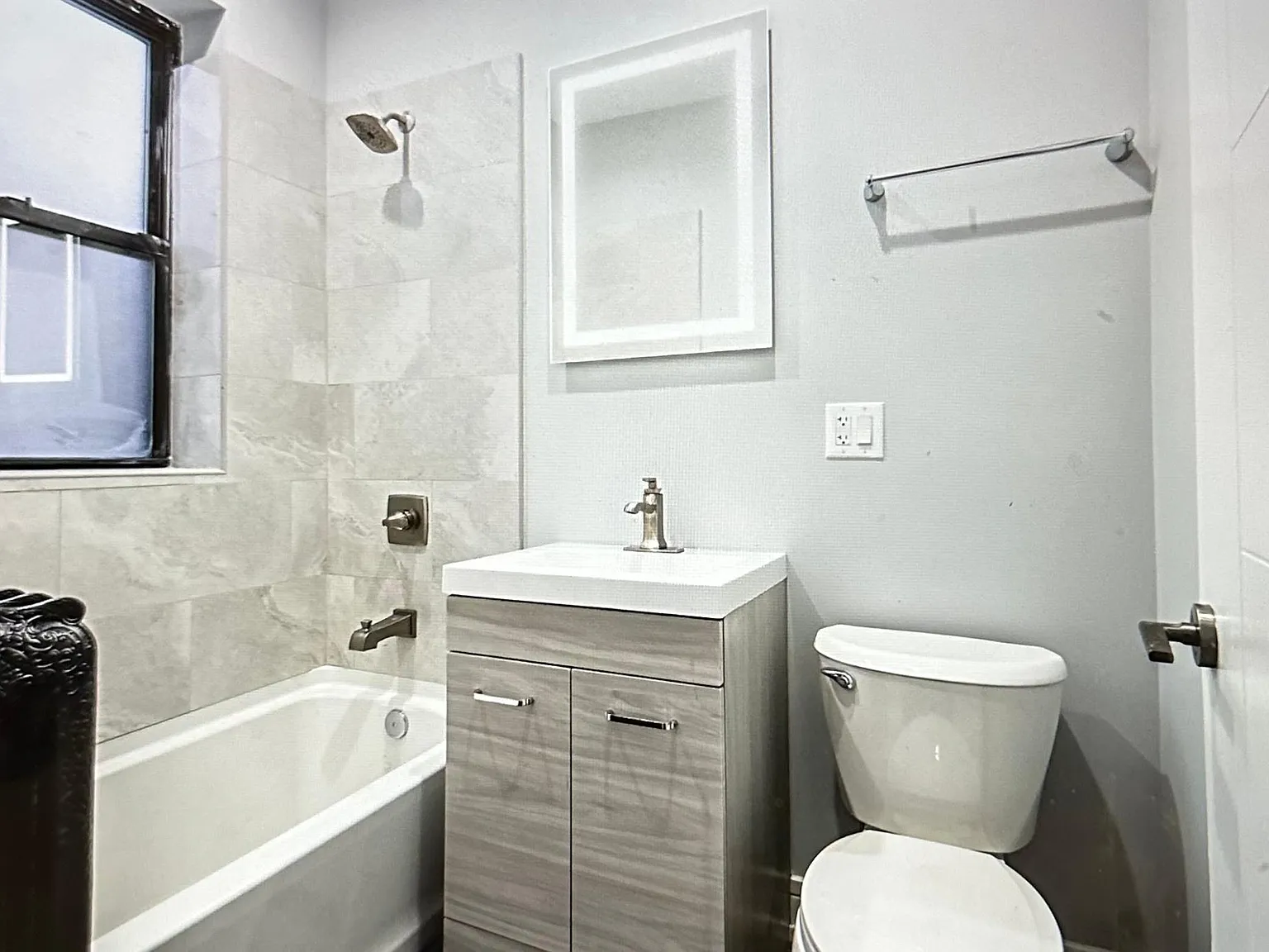 2 bed, 800 sqft, $2,600 — Photo 2