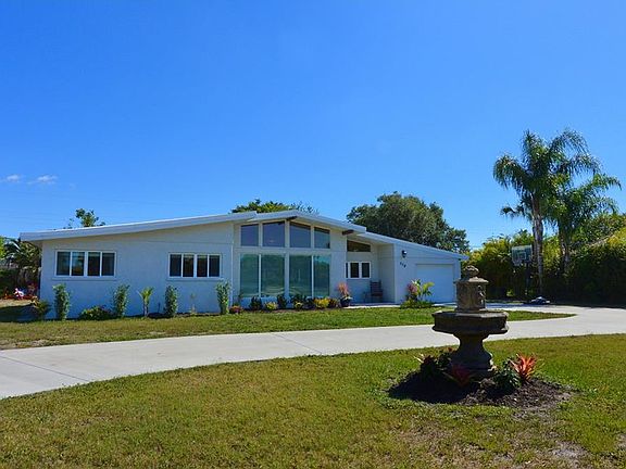 2nd image of 330 Parkdale Dr