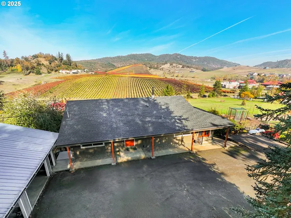 411 Woodland Dr, Winston, OR 97496