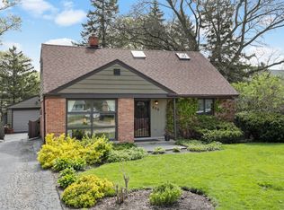 609 Long Rd, Glenview, IL 60025