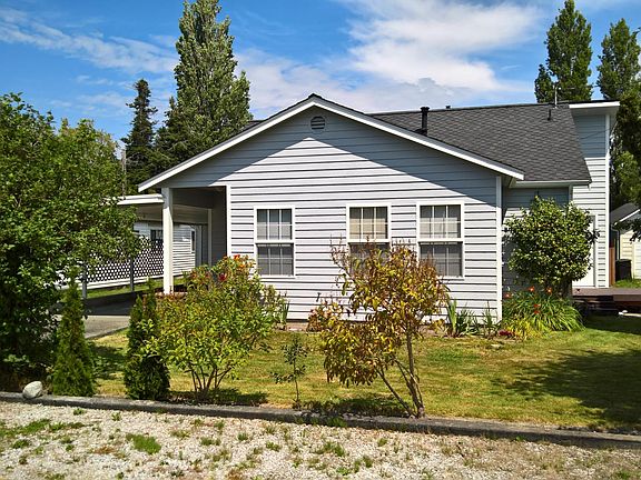 50 year presidential roof, nice sun exposure.