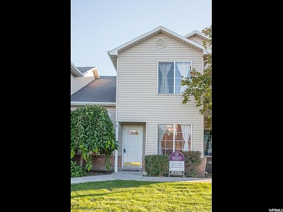 2nd image of 233 S Majestic Meadows Dr