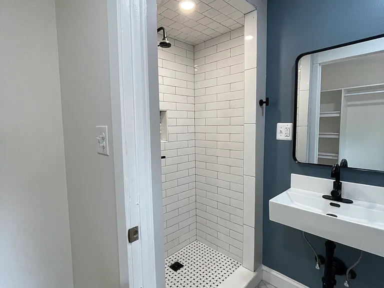 207 Highland Ave — Photo 5