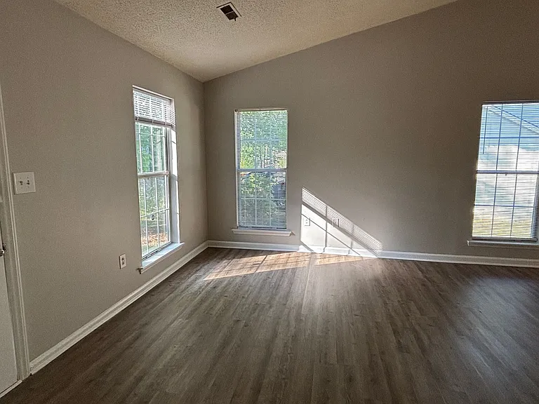 6714 Marston Ct — Photo 10