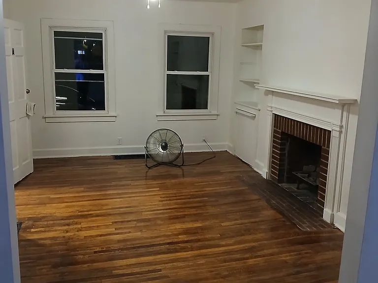 120 W Walnut St #A — Photo 4
