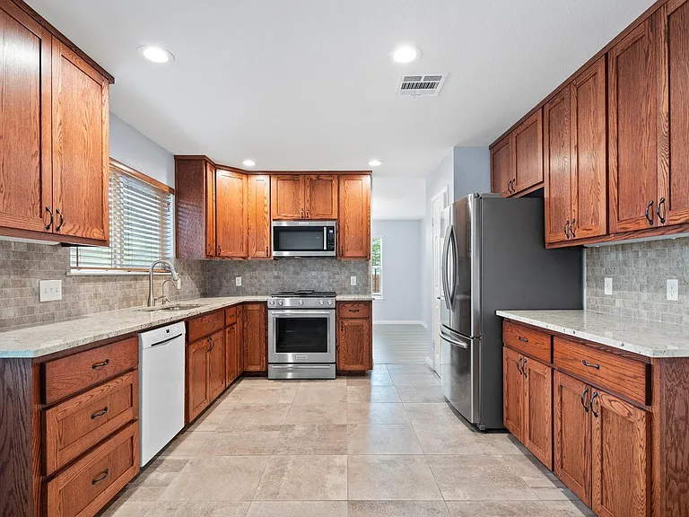 1408 Deer Ledge Trl — Photo 15