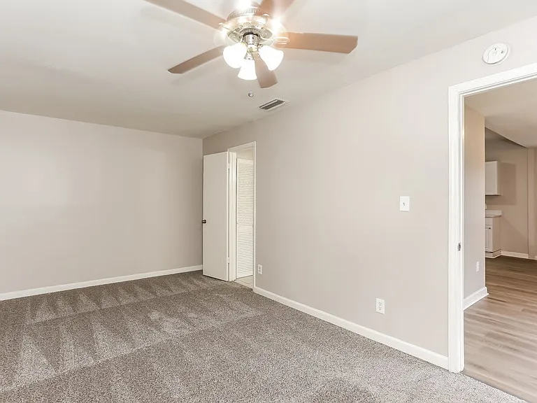 914 Allison St — Photo 10