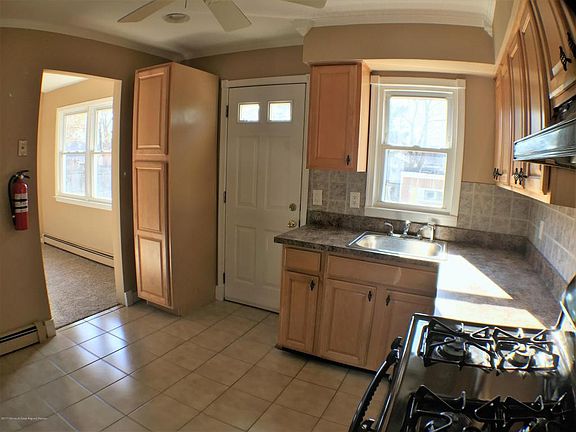 4th image of 2207 2nd Ave