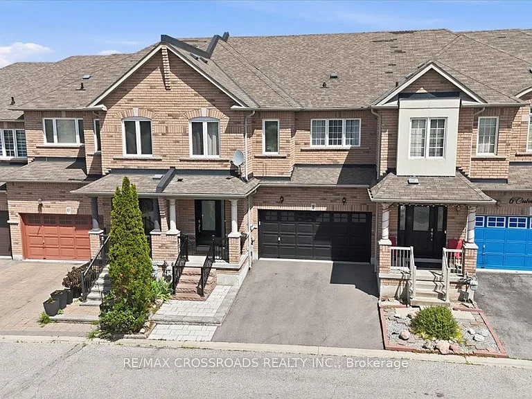 8 Culver Ln — Photo 1