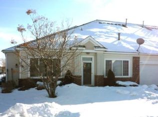 5939 Prairie Ridge Dr, Shoreview, MN 55126