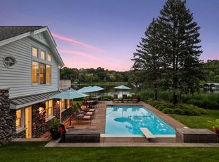 513 Ferndale Rd W, Wayzata, MN 55391