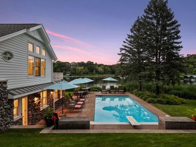 513 Ferndale Rd W, Wayzata, MN, 55391