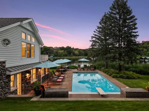 513 Ferndale Rd W, Wayzata, MN 55391